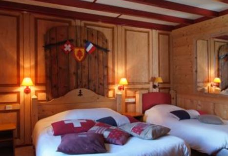 Ky është hoteli më i veçantë në botë, dhomën e gjumit e ka në Zvicër dhe tualetin në Francë