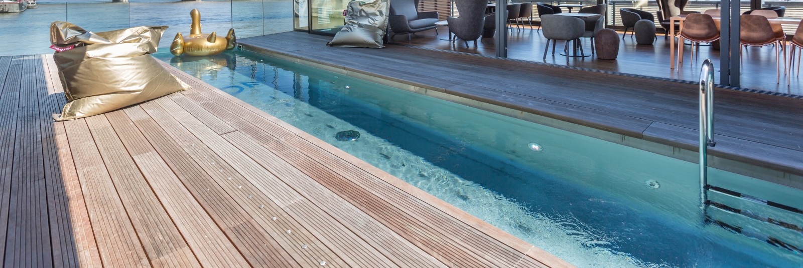 Hoteli lundrues, kaloni një natë fantastike mbi Senë