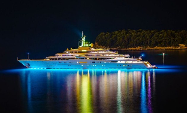 Mbërrin në Sarandë një nga jahtet më luksoze dhe më të mëdhenj në botë