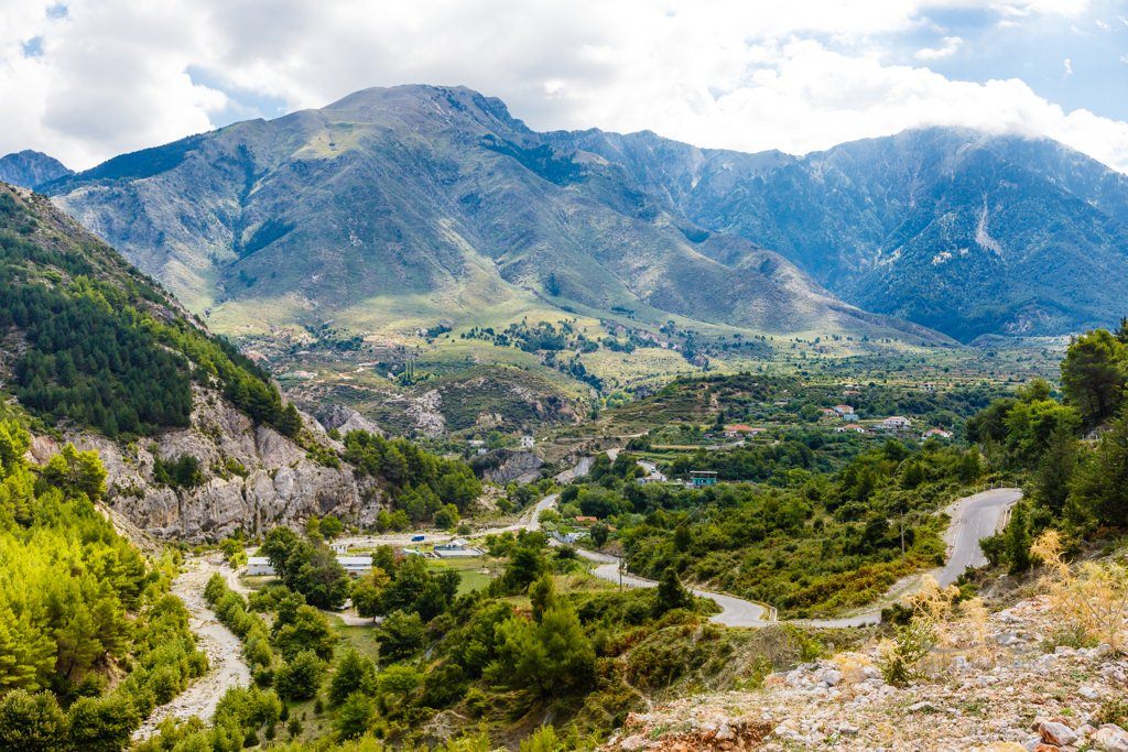 “Jeni çmendur, çfarë kërkoni në Shqipëri?”, Ja Përgjigja