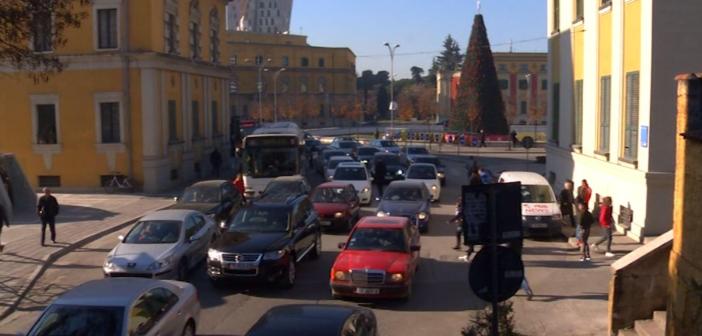 Shoferët mund t’i paguajnë gjobat online, ja hapat që duhet të ndiqni dhe sa duhet të paguani