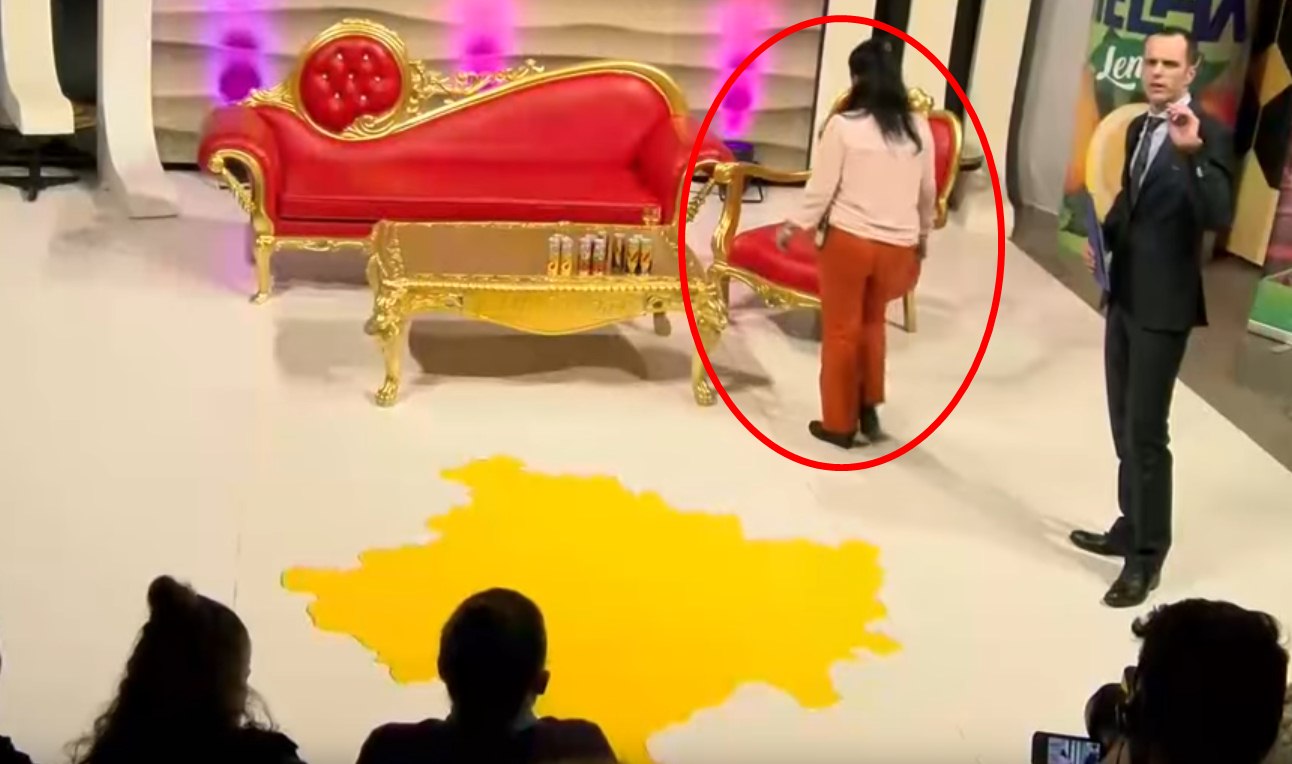 Gruaja e paftuar i hyn papritur në emision prezantuesit shqiptar, mes lotësh tregon arsyen