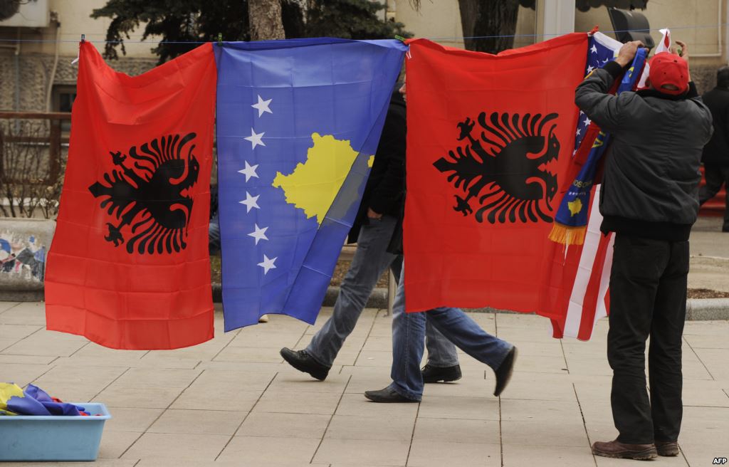Drecun flet për luftë në Ballkan: Prishtina dhe Tirana po punojnë për “Shqipërinë e Madhe”