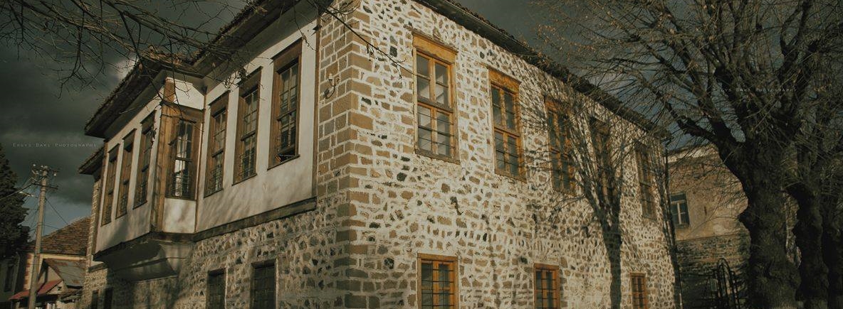 Gëzuar 7 marsin, ditën e mësuesit!