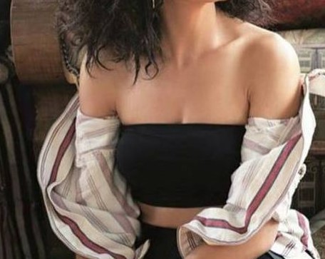 Këngëtarja shqiptare në Greqi mohon origjinën, “Do më paragjykojnë nëse u them se jam shqiptare”