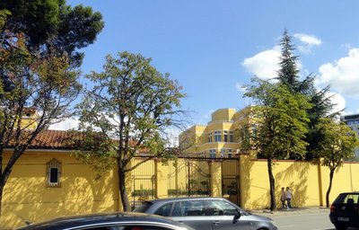 Lajm i keq për vizat amerikane, ambasada kufizon numrin, arsyeja…