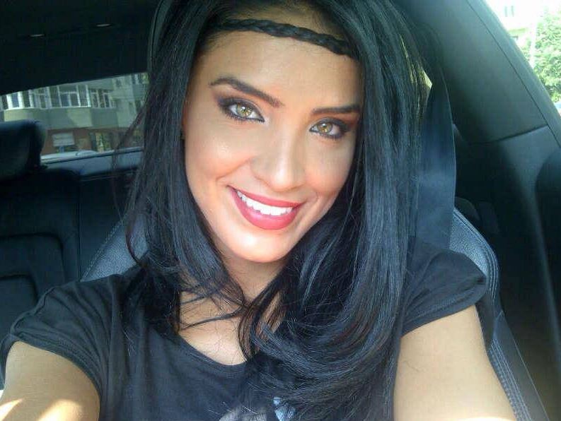 “Ju kënaqeni, unë mbetem shtatzënë”, Adelina ofron 500 euro për djalin që pranon ta bëjë me të