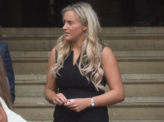 “Ishte në hotel me mua”, mësuesja tregon se kryen marrëdhënie seksuale me nxënësen