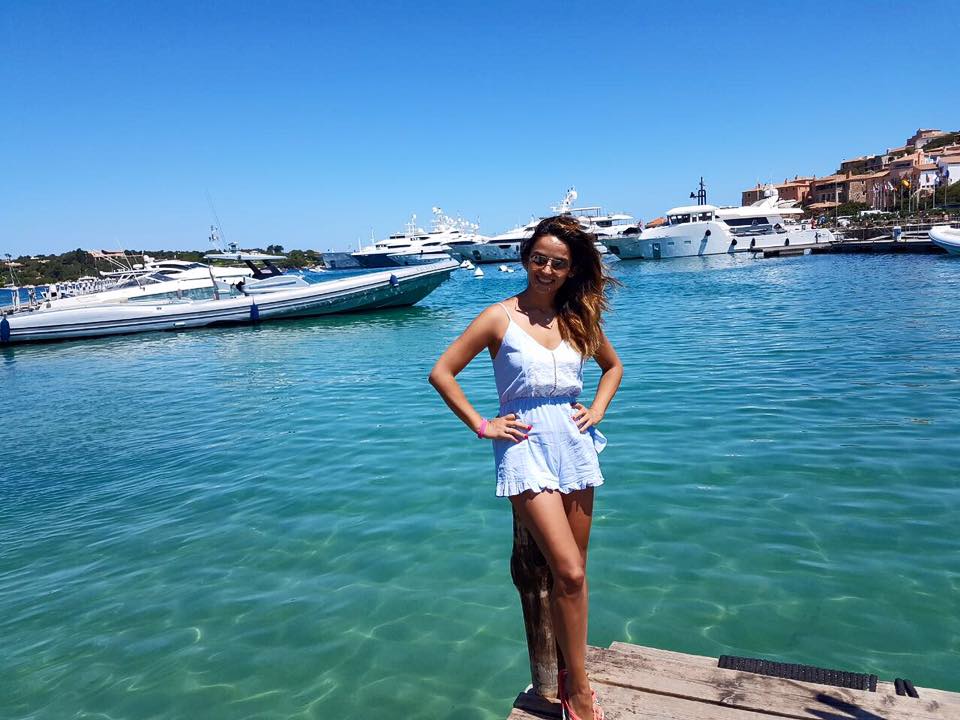 Gazetarja “thumbuese” ia thotë publikisht koleges: Burri im vdes për ty