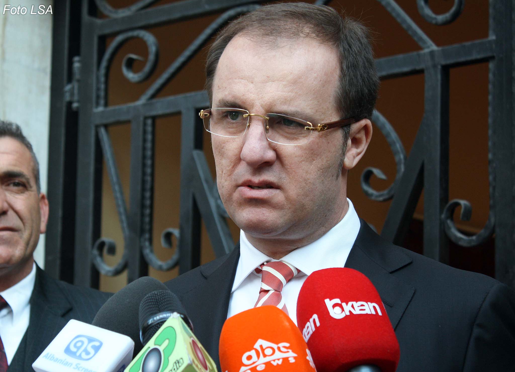 Ndërron jetë Dritan Prifti