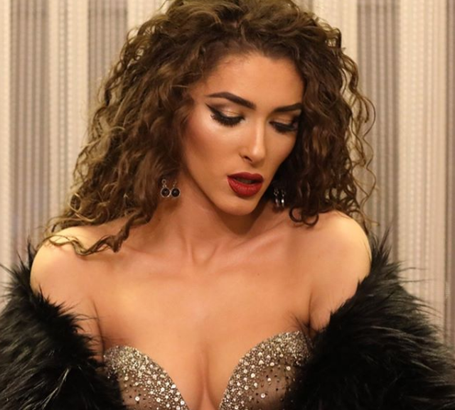 E keni parë në videoklipe, Nora Istrefi e ka sozinë shumë pranë vetes