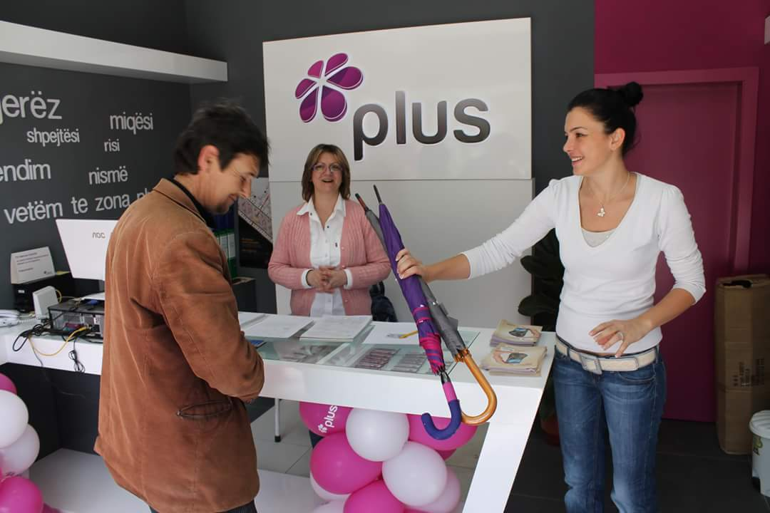 Falimenton Plus Communication? Alarmohen abonentët