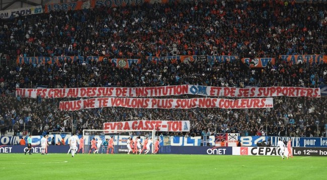 Tifozëve të Marsilles nuk u del inati me Evranë, ky ishte ragimi i tyre në stadium