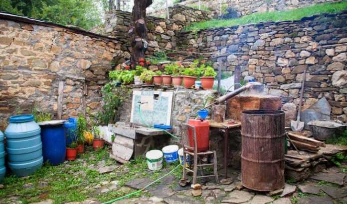 “Njihni rakinë dhe keni njohur Shqipërinë”, gazeta gjermane mahnitet nga vendi ynë