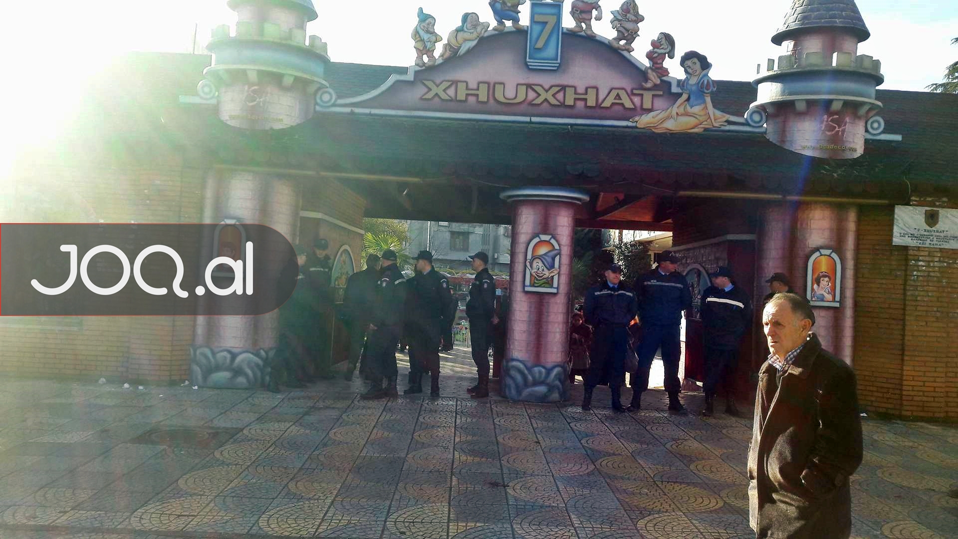 Lali Eri shkatërron parkun e ngritur nga Rama,  policia “blindon” “7 xhuxhat” në Tiranë