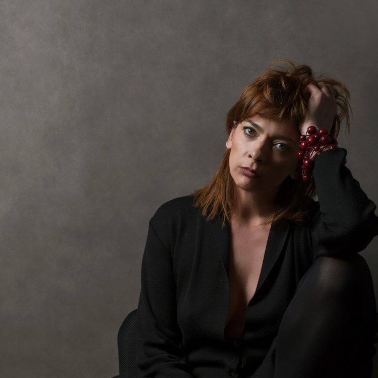 Pasi e fotografoi lakuriq, i dashuri i Ema Andreas pozon krah saj