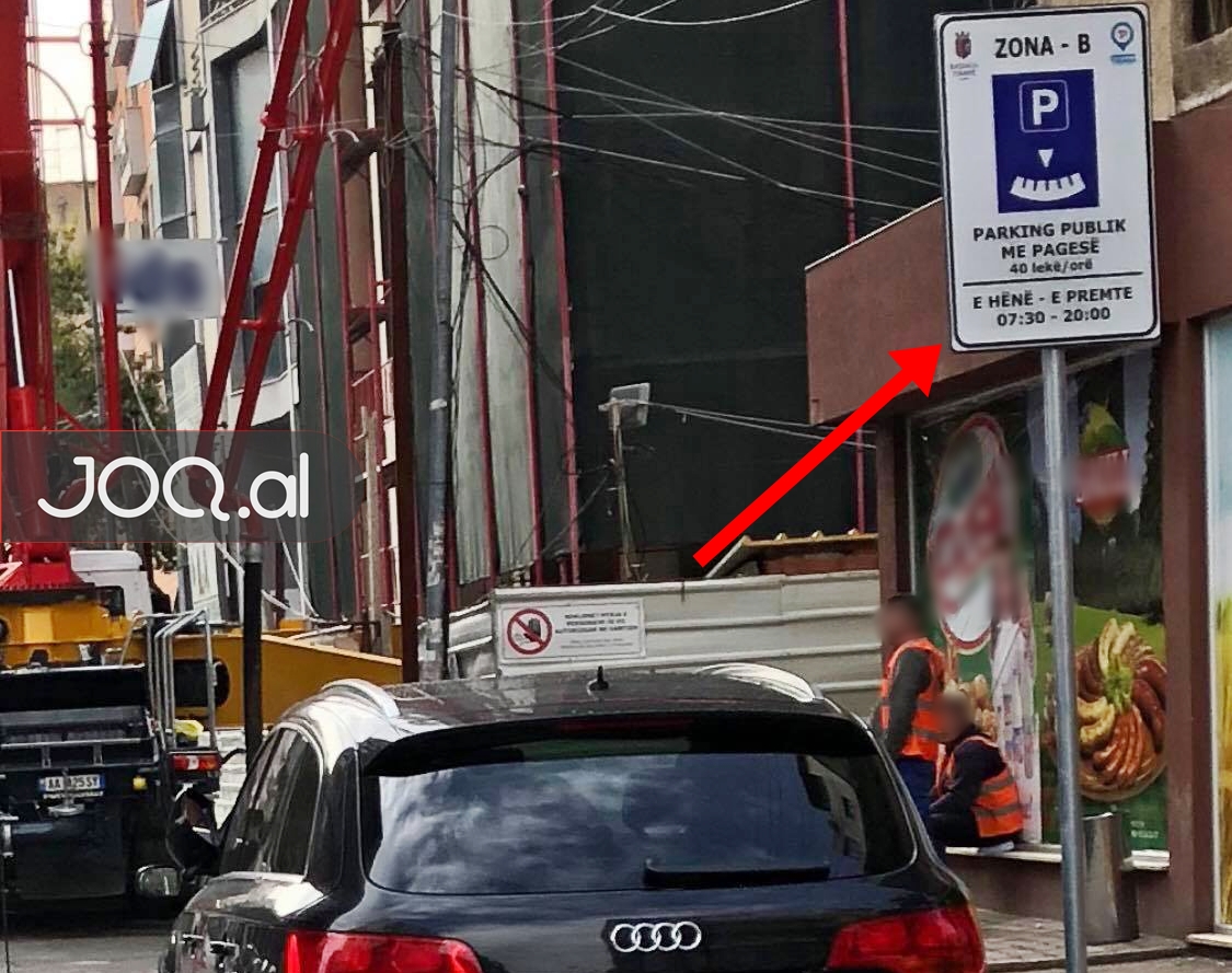 Tabelat e parkingjeve me pagesë “pushtojnë” lagjet e Tiranës