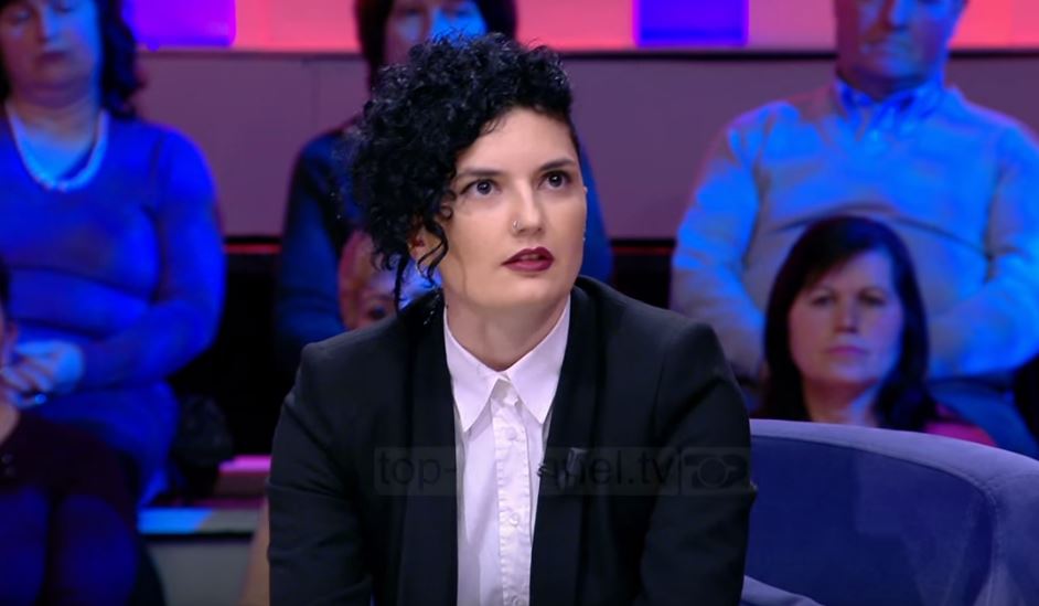 Lesbikja Xheni: S’jemi vampirë që të kthejmë fëmijët në gay