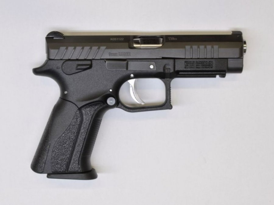 Me makinë të blinduar dhe armë, arrestohet i “forti” i Lushnjes