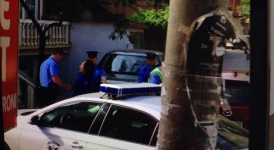 Ndalohet dhe arrestohet brenda makinës aktori shqiptar