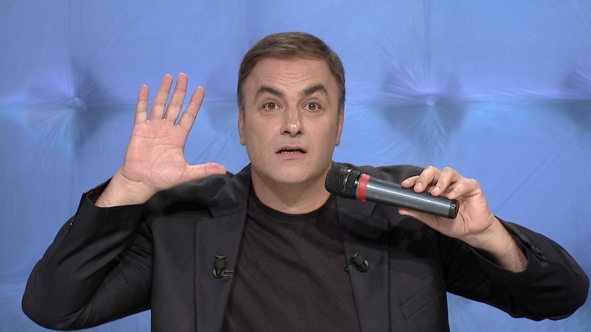 Arjan Çani feston sot ditëlindjen, a e dini sa vjeç mbushi?