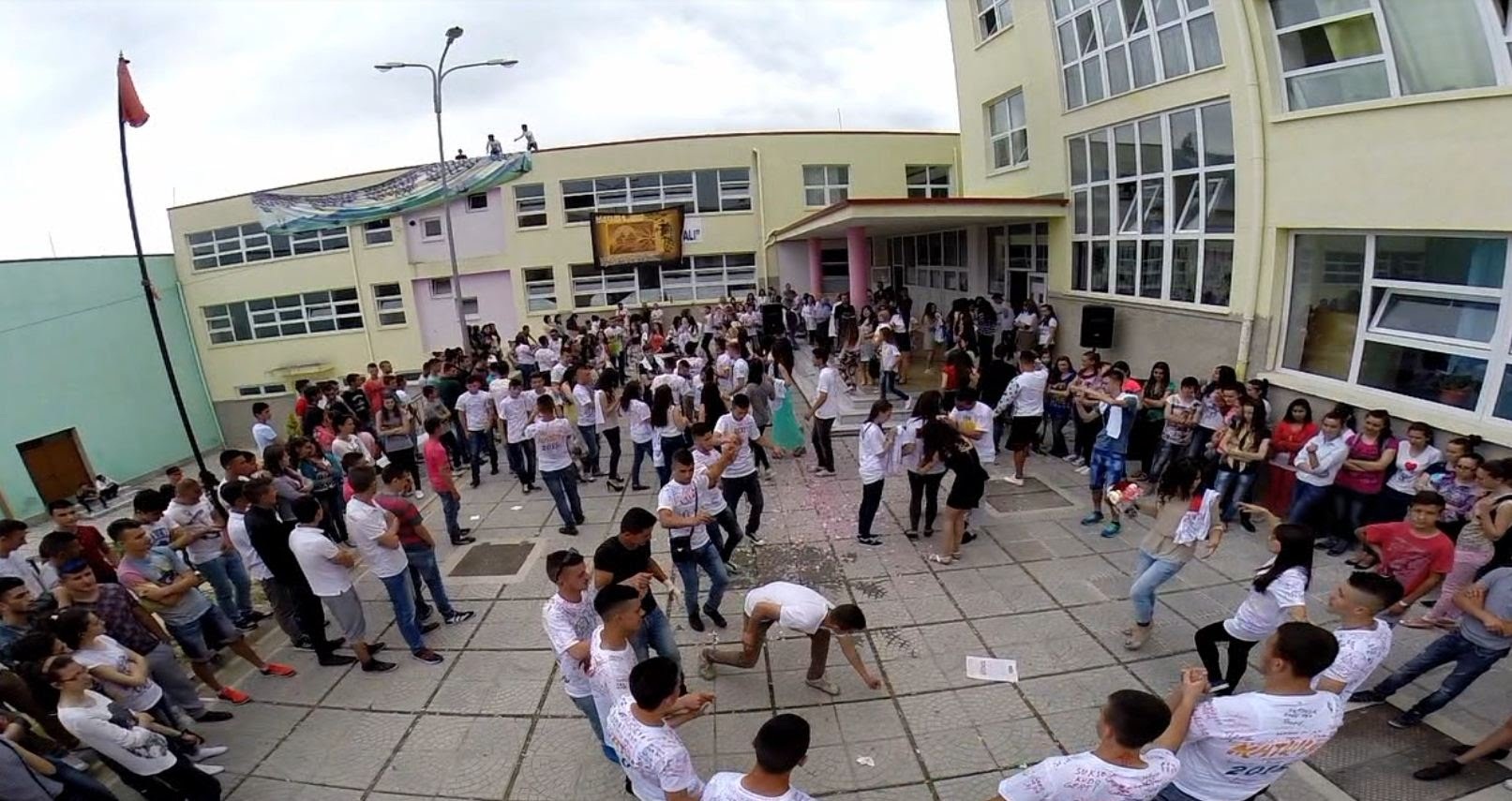 Skandali në shkollat shqiptare/ Fëmijët pyeten: Keni bërë seks oral dhe anal?