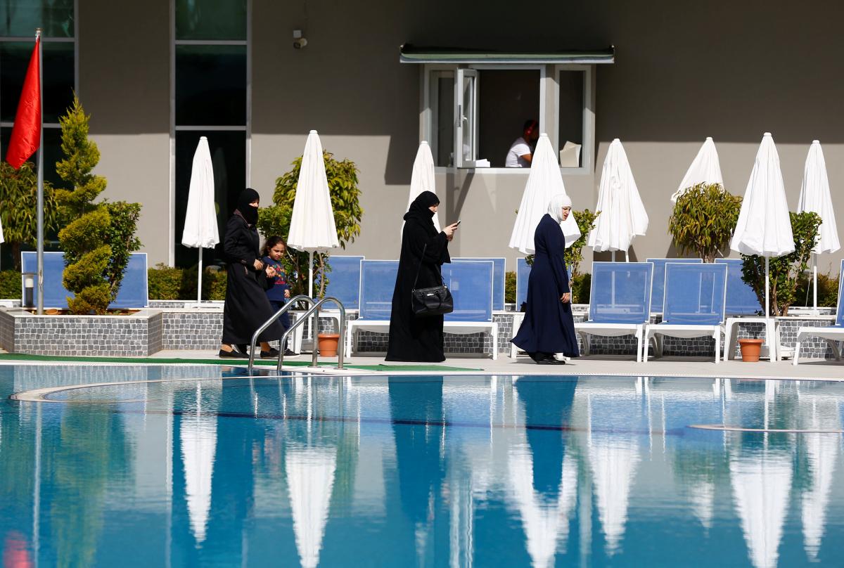 U bojkotua nga pushuesit, Turqia ofron pushime Hallall