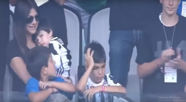 Reagimi i djalit të Buffon po bën xhiron e botës