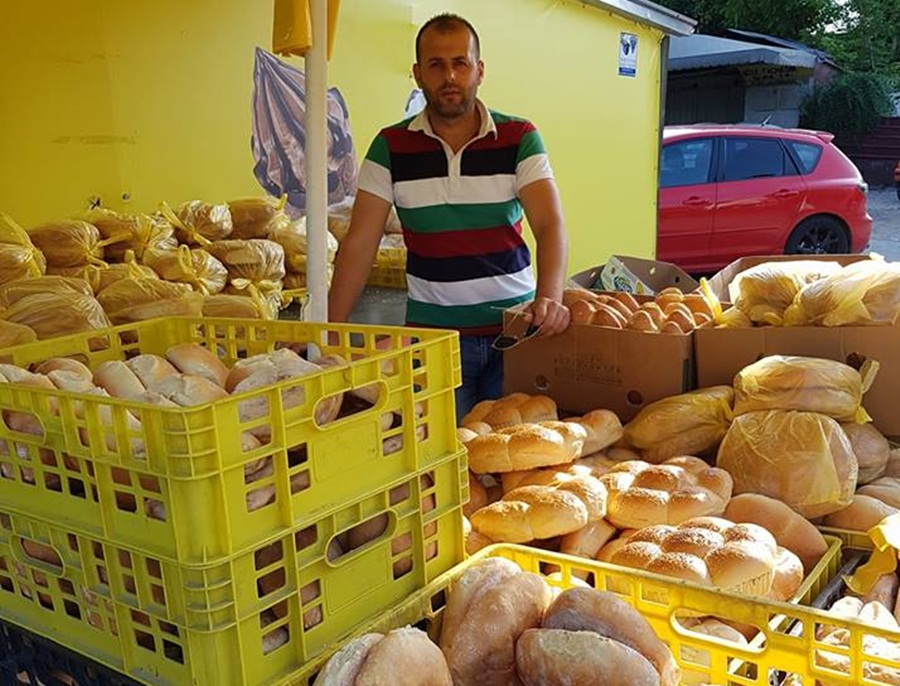 Efekti Ramazan/Shqiptari zemërmadh: Ja pse vendosa të japë bukë falas këtë muaj