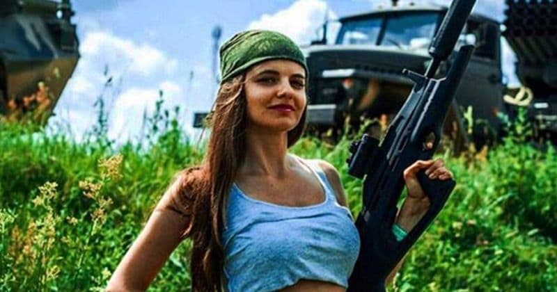 Zëdhënësja poston padashje foto nudo në faqen e Ministrisë se Mbrojtjes