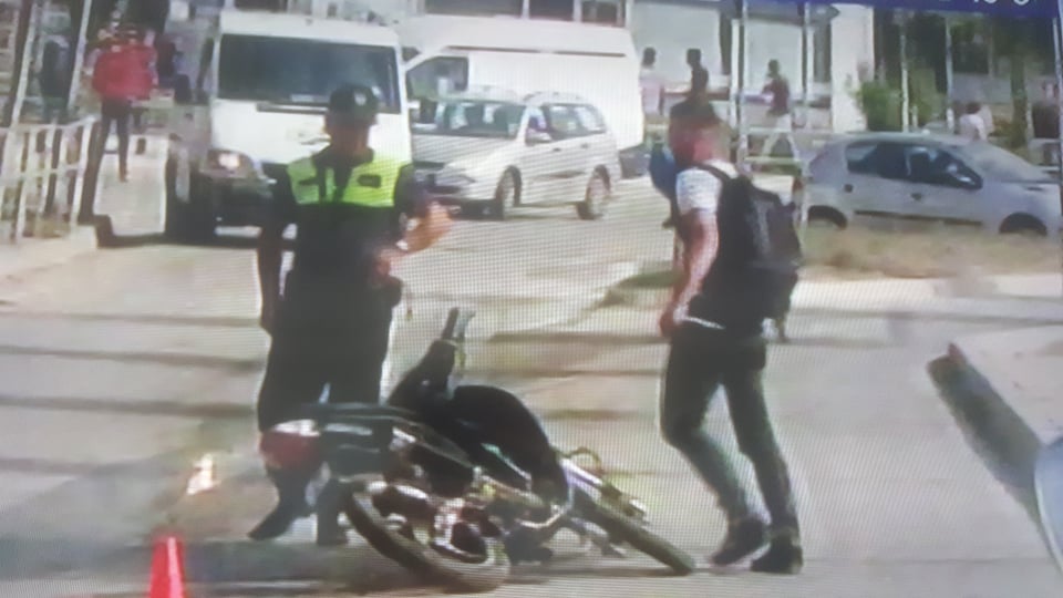 I preu rrugën çiklomotorit, burri në gjendje të rëndë në spital