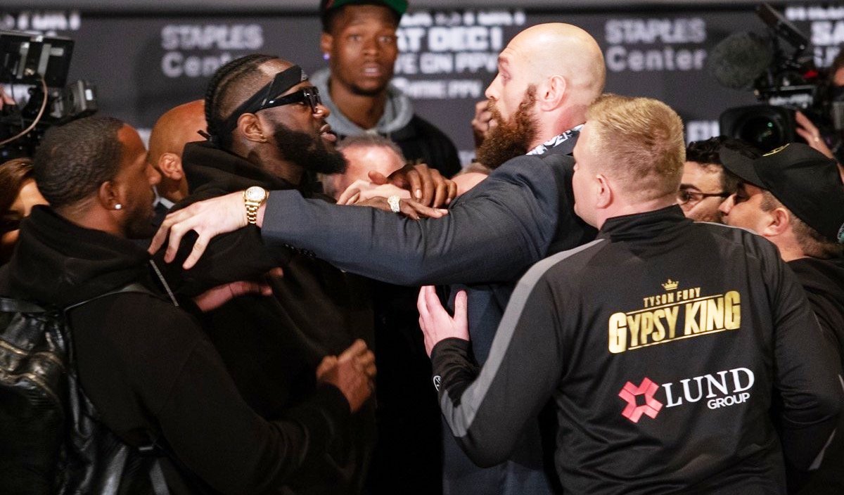 Fury dhe Wilder bëjnë matjet, kaos në koferencën mes dy boksierëve gjigantë