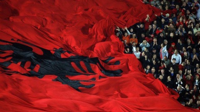 Thirrjet anti shqiptare/ Aleanca për shqiptarët: Nëse nuk reagojnë institucionet do të vlerësohen si nxitës të këtyre brohoritjeve