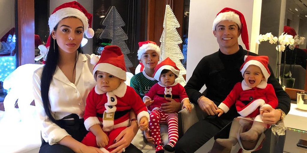 “Gëzuar Krishtlindjen”, Ronaldo uron familjarisht