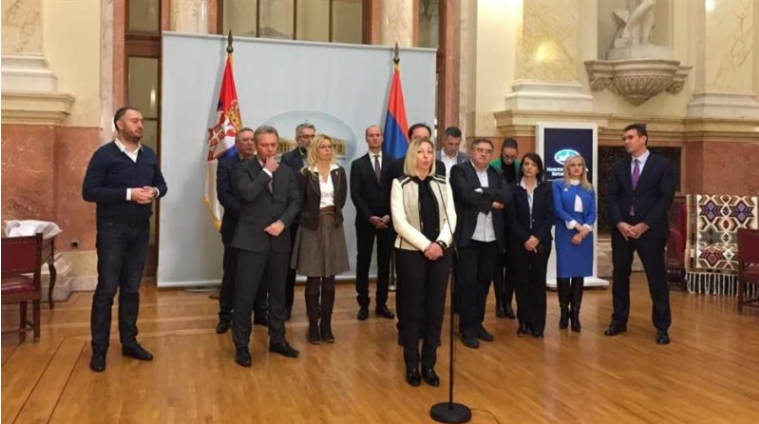 Serbët po frikësohen se Vucic është gati ta njohë Kosovën
