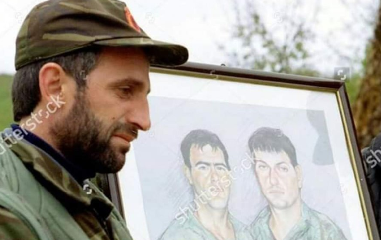 Komandant Hoxha i UÇK-së ftohet në Hagë