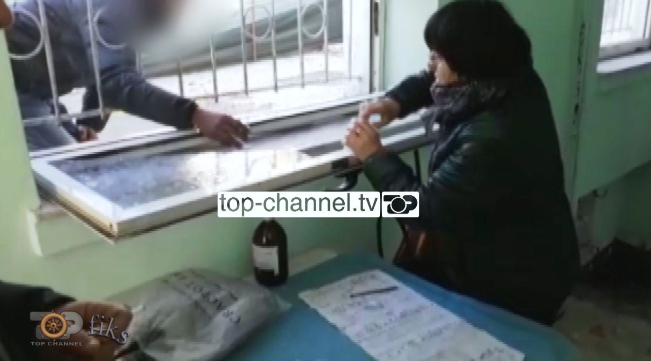 “Dua të marr një copë mall o burr se jam keq”, metadoni shitet në treg të zi nga përdoruesit