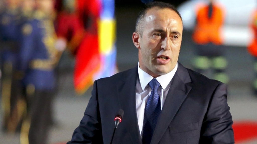 Haradinaj “tradhëtohet” nga vendlindja e tij, Deçani porosit produkte serbe