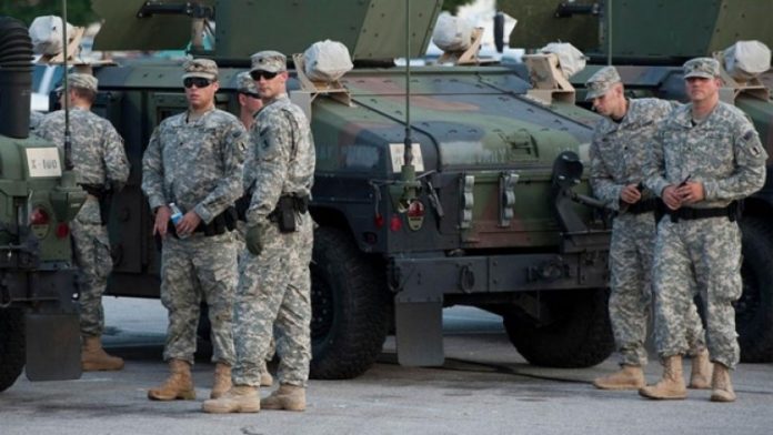 Amerika kërcënon sërish Kosovën: Ose hiqeni taksën, ose heqim bazën ushtarake