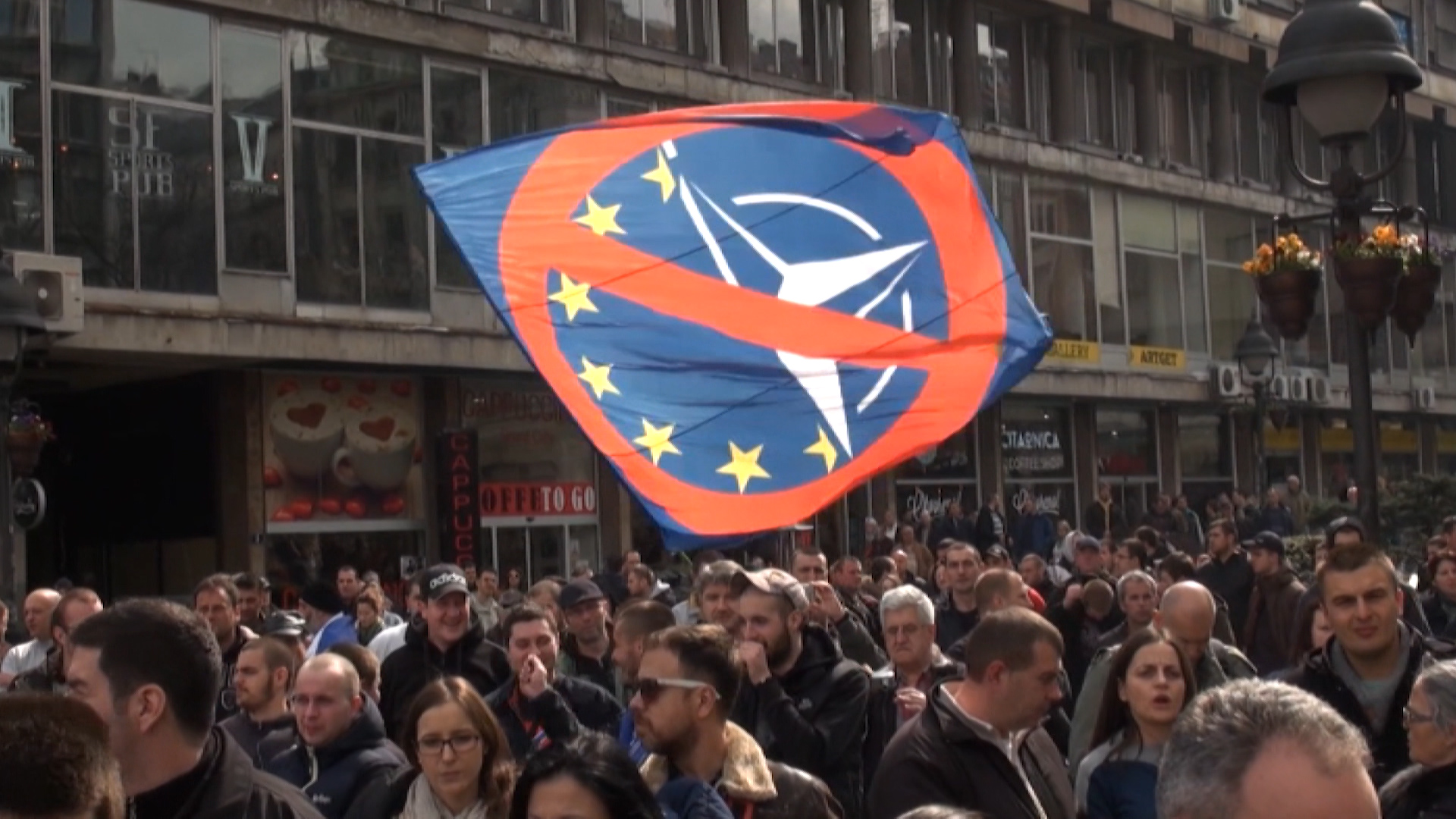 Vuçiq beson se dikush nga Kosova po i organizon protestat kundër tij në Beograd