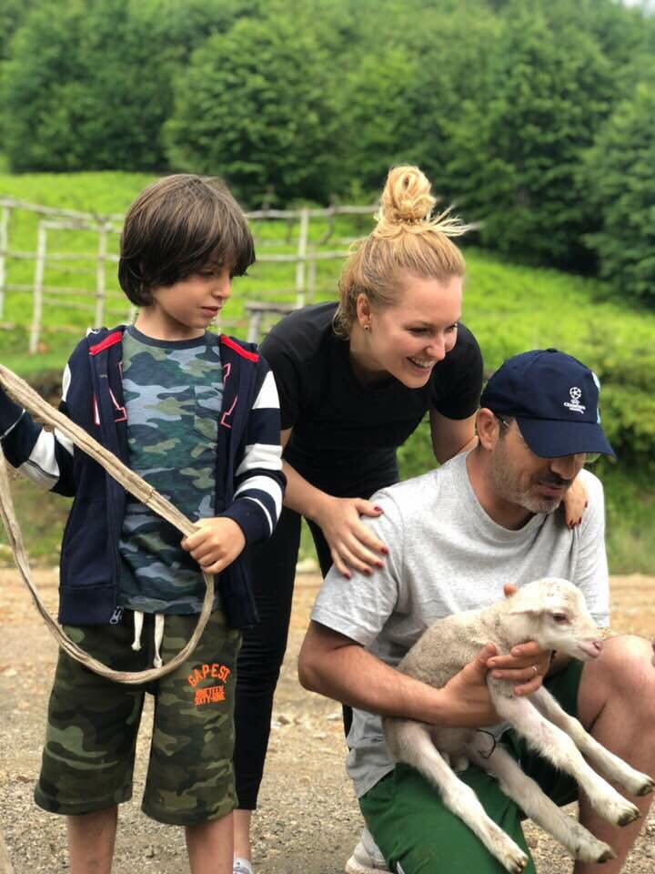 Saimir Tahiri së shpejti baba për herë të dytë, zbulohet gjinia e fëmijës