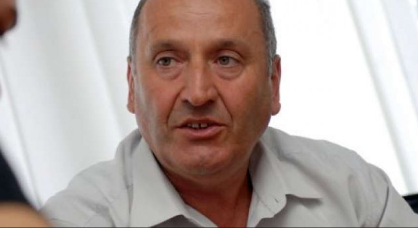 Dorëhiqet drejtori i Telekomit që u zbulua se punësoi 4 fëmijët e tij brenda një muaji