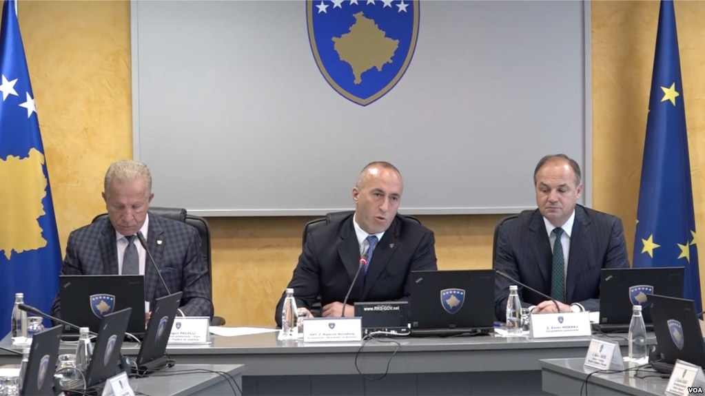 Vuçiç thërret Këshillin e Sigurisë, Kosova miraton platformën për dialogun