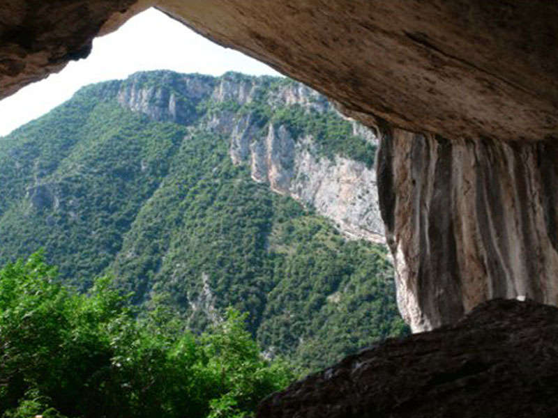 Kishin shkuar për të ngjitur kanionet, bllokohen 5 persona në Shqipëri