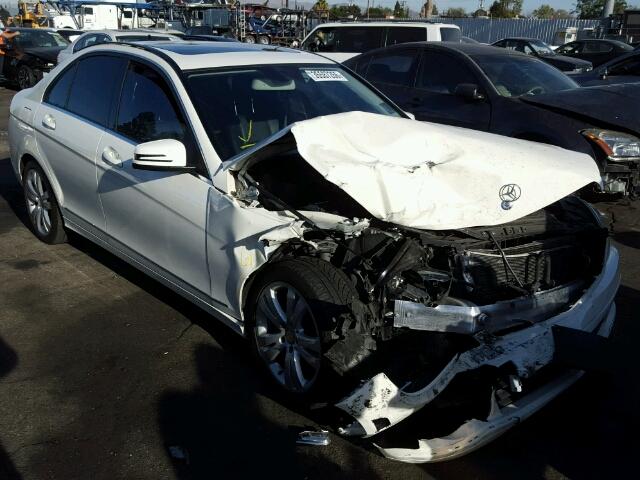 Përplasen dy makinat “Benz”, mbeten të plagosur burrë e grua