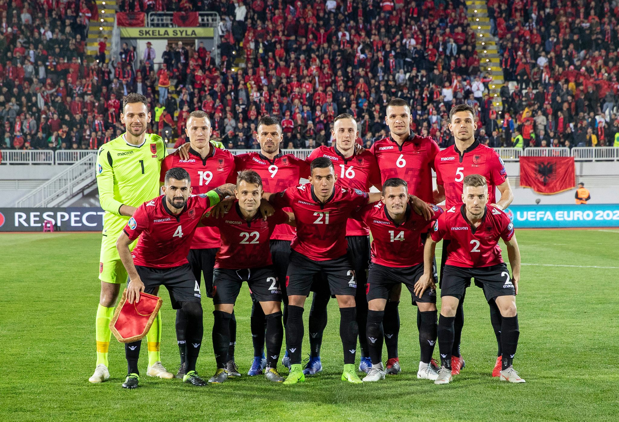 Nuk ka më dyshime, njihuni me trajnerin e ri të kombëtares shqiptare