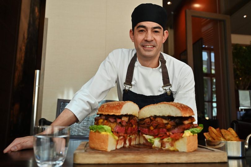 “Analiza” e hamburgerit më të shtrenjtë në botë, s’jua merr mendja çfarë ka brenda