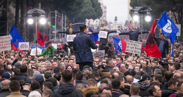 Opozita përshkallëzon protestat, cilat akse rrugore do të bllokohen pasditen e sotme