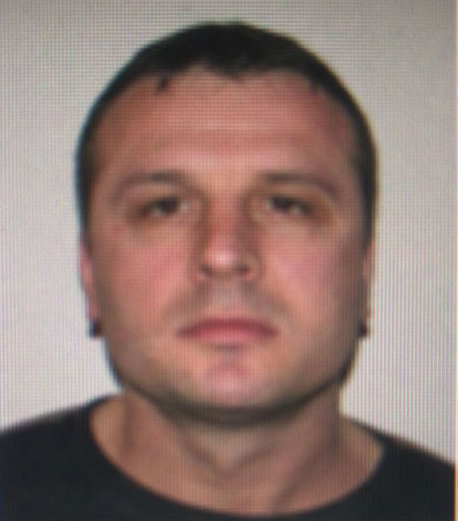 Grupi Bajri shfrytëzonte vajza për prostitucion, si Enver Bajri i kërcënoi mamanë njërës prej prostitutave dhe e riktheu në Itali