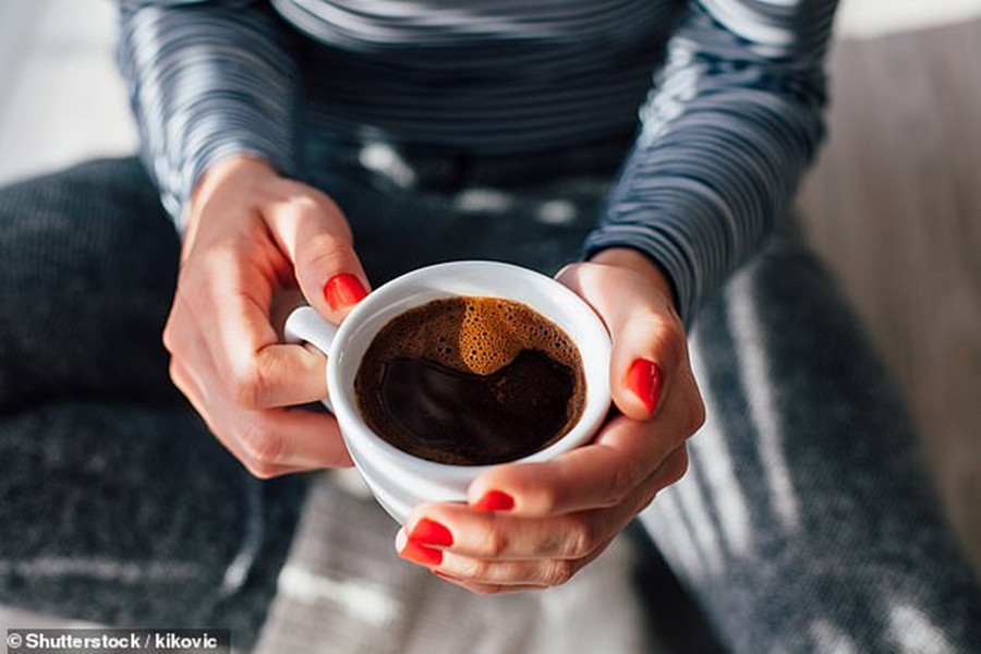 Studimi: Ja deri në sa filxhanë kafe është e lejueshme të pini që të mos rrezikoni zemrën